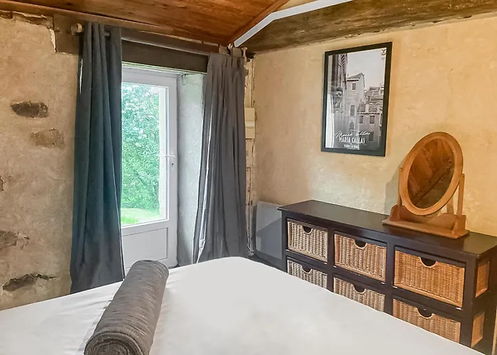 Semesterbostad Le Clos Des Ecorcins - Terrasse - Parking Prive Saint-Amand-sur-Sevre