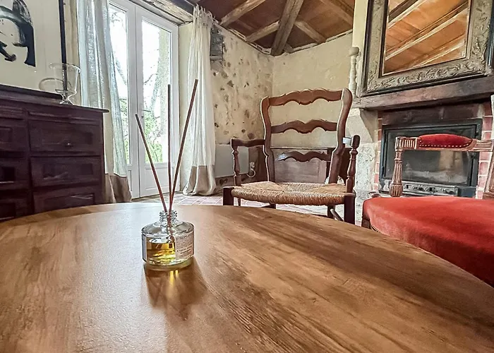 Semesterbostad Le Clos Des Ecorcins - Terrasse - Parking Prive Saint-Amand-sur-Sevre